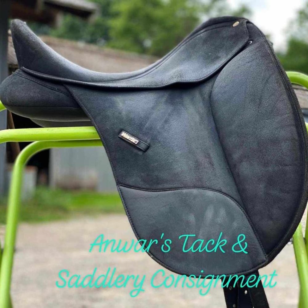 17 inch WIDE Wintec Isabell Werth Dressage Saddle With Interchangable Gullet 